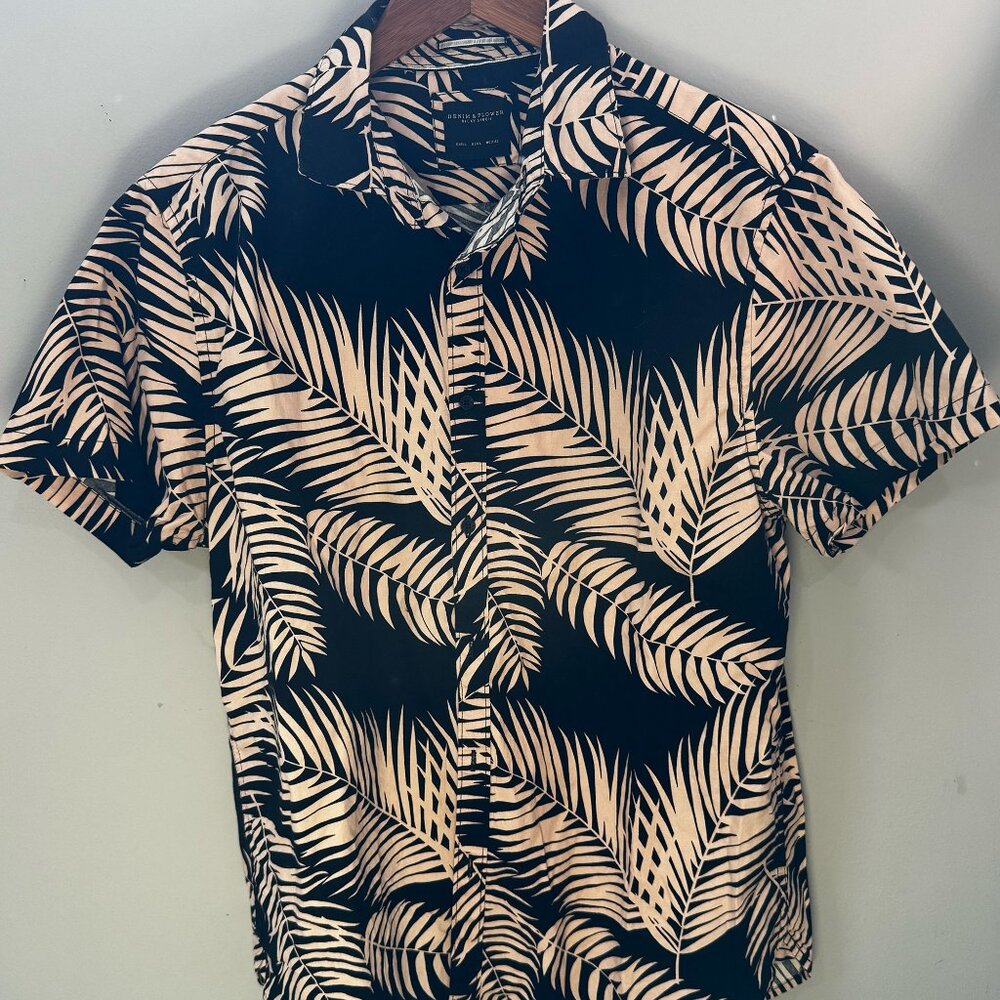 Denim & Flower Ricky Singh Palm Frond Black and Pink Short Sleeve Size L